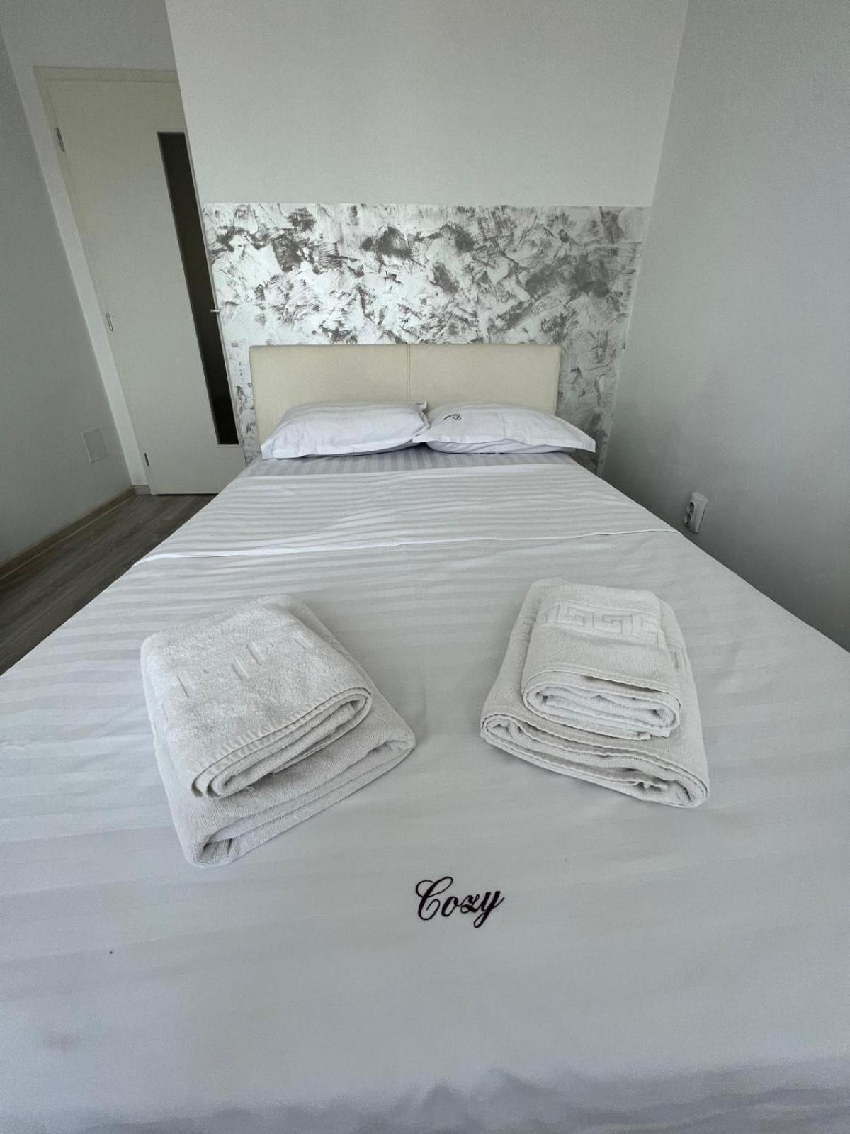 Cozy 3 Bedroom Apartments In Centre Of Iasi Palas Mall 외부 사진
